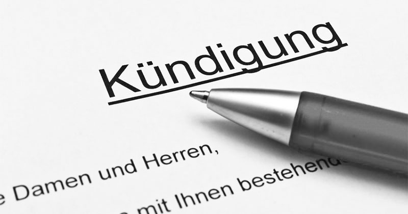 Kndigungsschreiben und Kugelschreiber